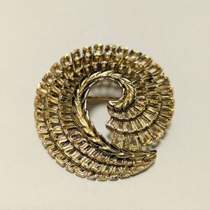 Vintage Sarah Coventry 1960s Gold Modernist Swirl Brooch Pin 2" MCM Canada